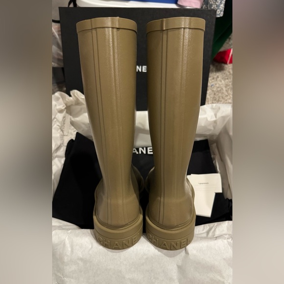 CHANEL Caoutchouk CC High Boots Size 39 Dark Beige - Picture 4 of 12